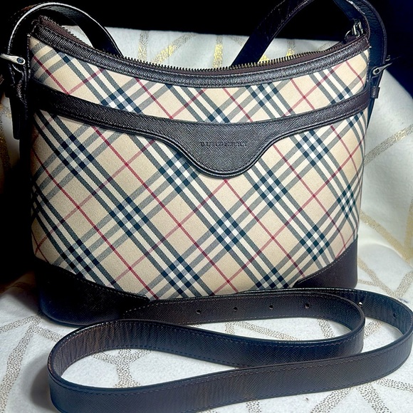 Burberry crossbody bag. 9x12x 5 at the bottomm - Picture 1 of 4